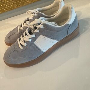 Zara Gray and White Women's Sneakers Size 39 (8 US)